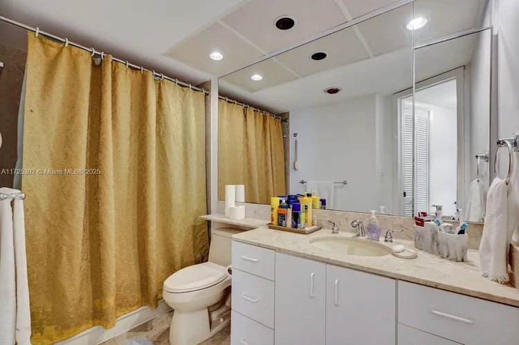 Towers of Key Biscayne #C804 image #21