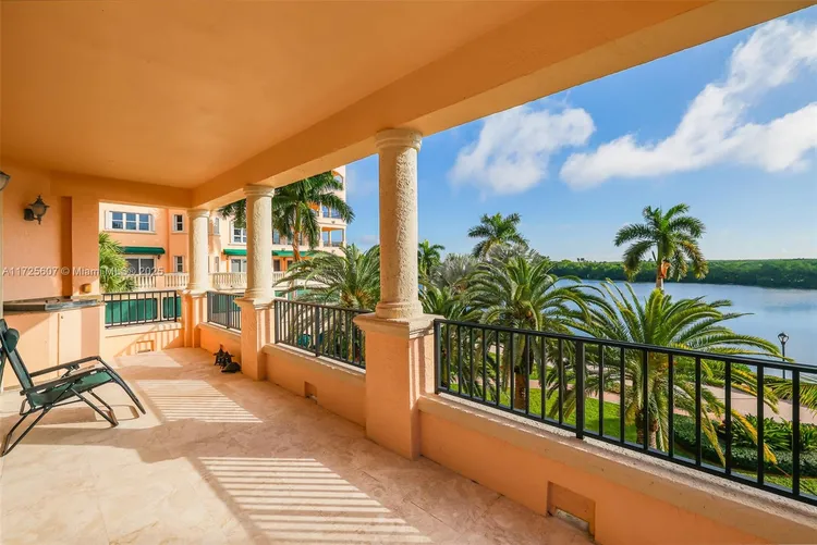 Padua Condo Deering Bay #222 image #10