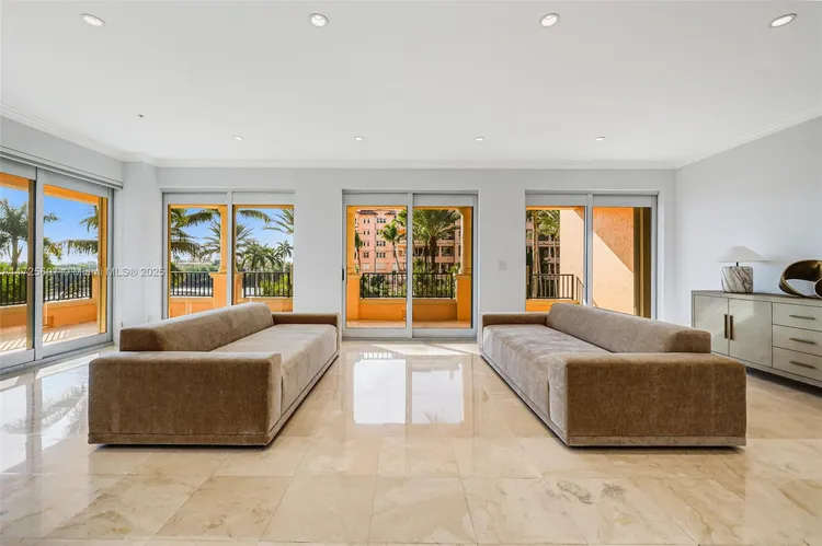 Padua Condo Deering Bay #222 image #13
