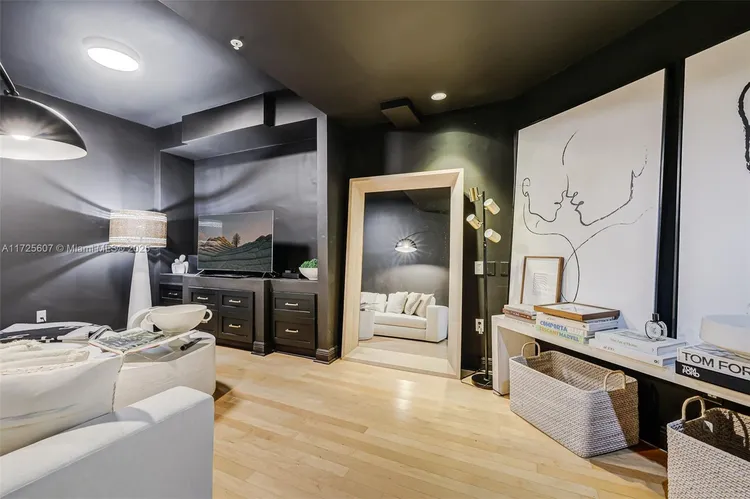 Padua Condo Deering Bay #222 image #16