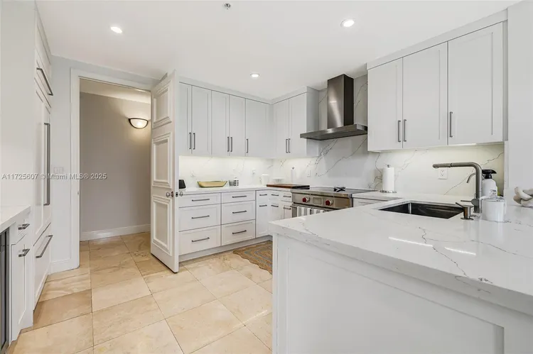 Padua Condo Deering Bay #222 image #19