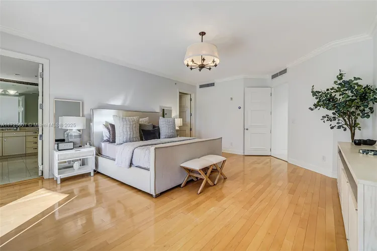 Padua Condo Deering Bay #222 image #20