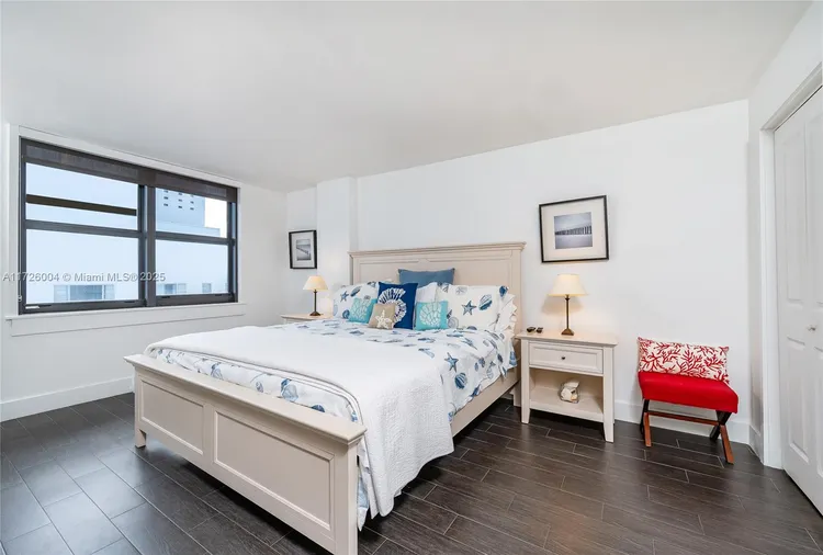 Vendome Place #1003 image #11