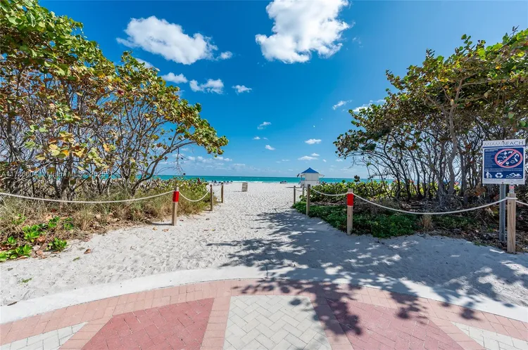 Vendome Place #1003 image #22