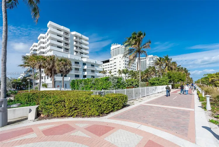 Vendome Place #1003 image #23