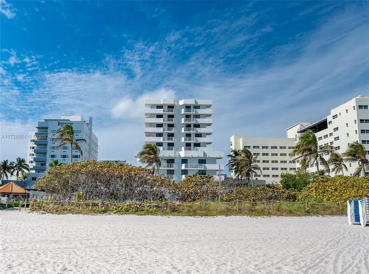 Vendome Place #1003 image #24