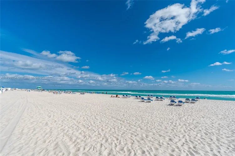 Vendome Place #1003 image #26