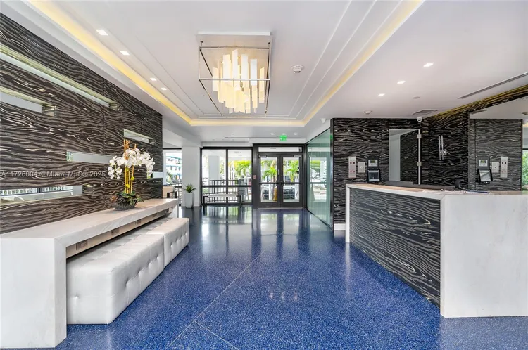 Vendome Place #1003 image #33