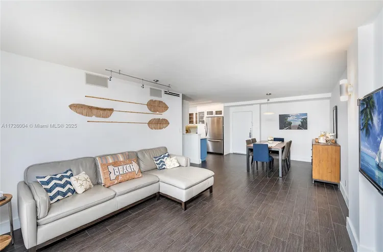 Vendome Place #1003 image #8