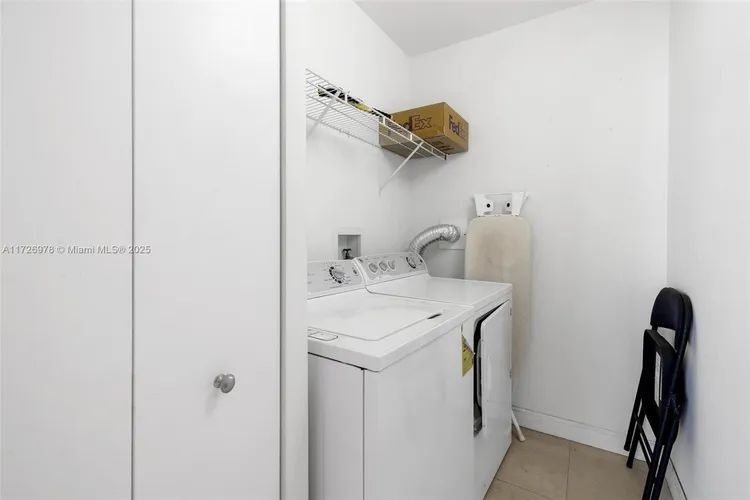 The Tiffany #502 image #19