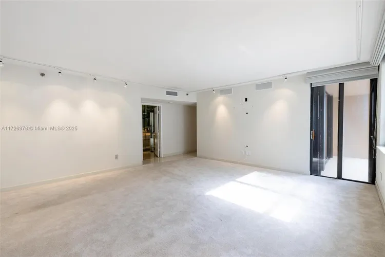 The Tiffany #502 image #25