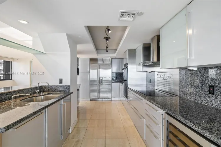 The Tiffany #502 image #8