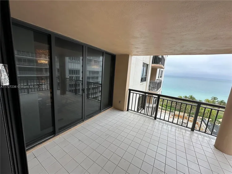 The Tiffany #904 image #18