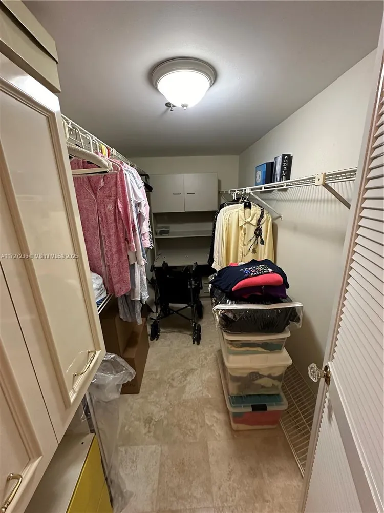 The Tiffany #904 image #8