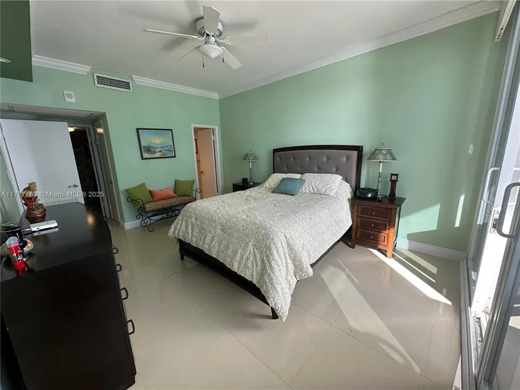 Carriage Club North #1509 image #11