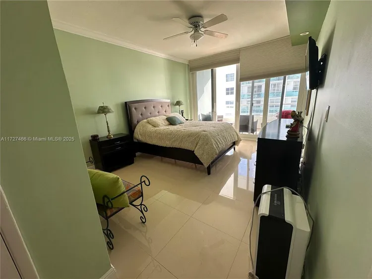 Carriage Club North #1509 image #12