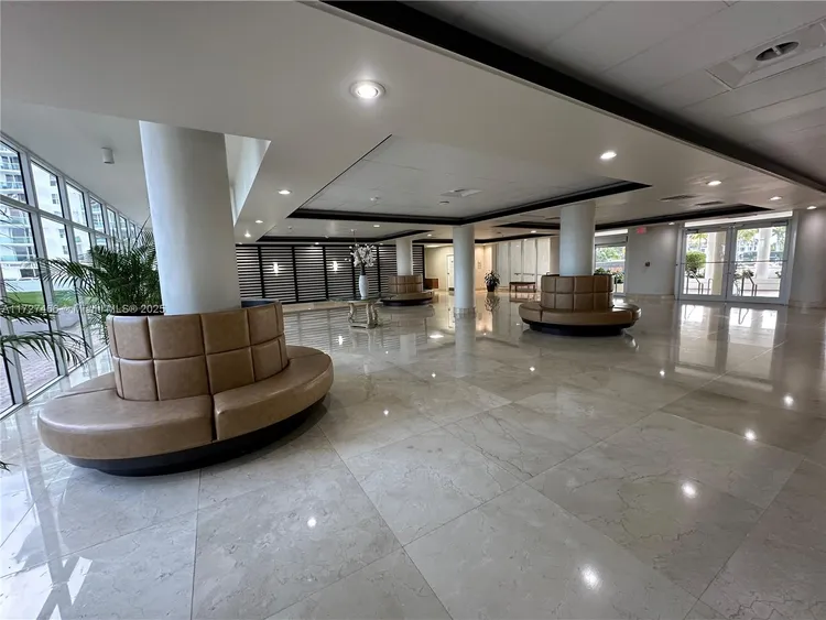 Carriage Club North #1509 image #26