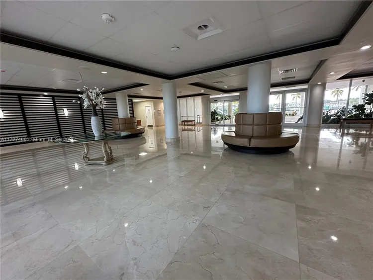 Carriage Club North #1509 image #27