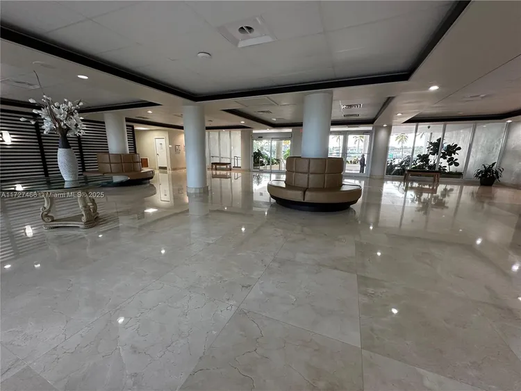 Carriage Club North #1509 image #28