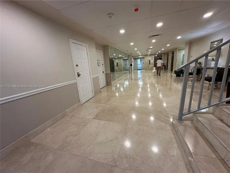 Carriage Club North #1509 image #29