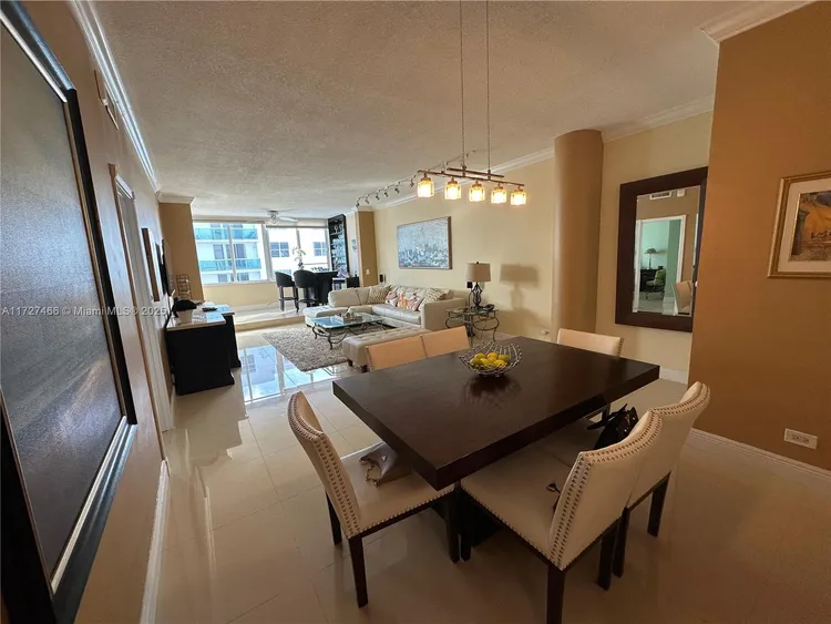 Carriage Club North #1509 image #6