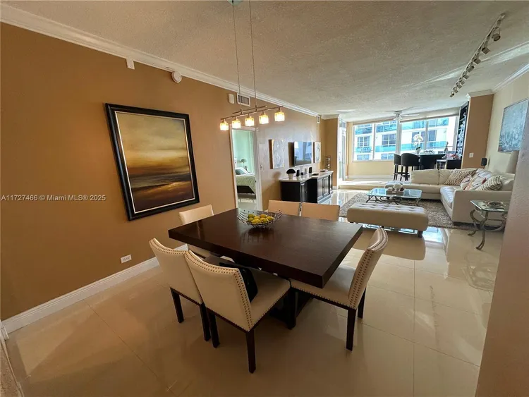 Carriage Club North #1509 image #7