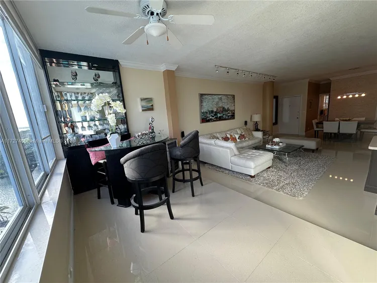 Carriage Club North #1509 image #9