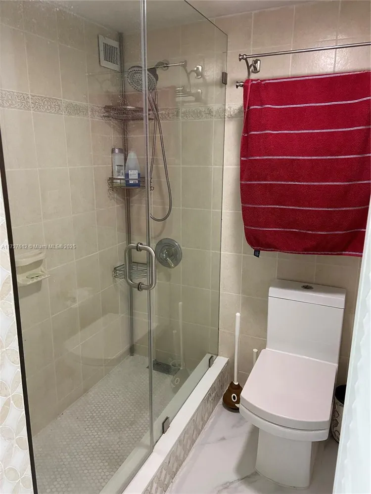 Plaza of the Americas #627 image #17