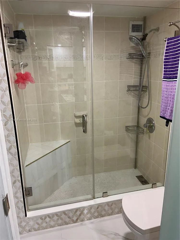 Plaza of the Americas #627 image #19