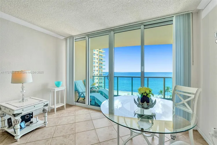 The Wave Condominium #923 image #17