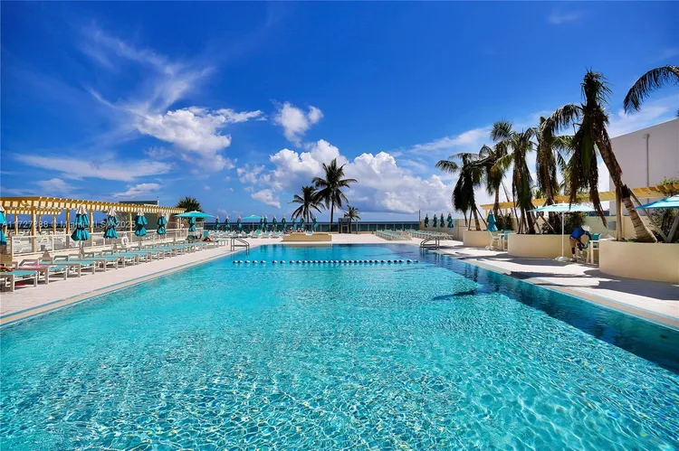 The Wave Condominium #923 image #19