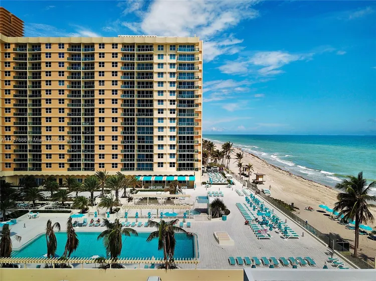 The Wave Condominium #923 image #22