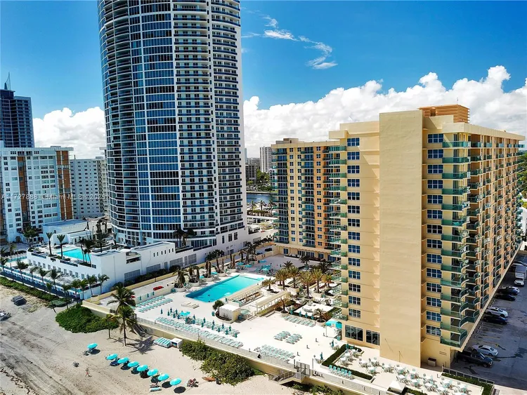 The Wave Condominium #923 image #26