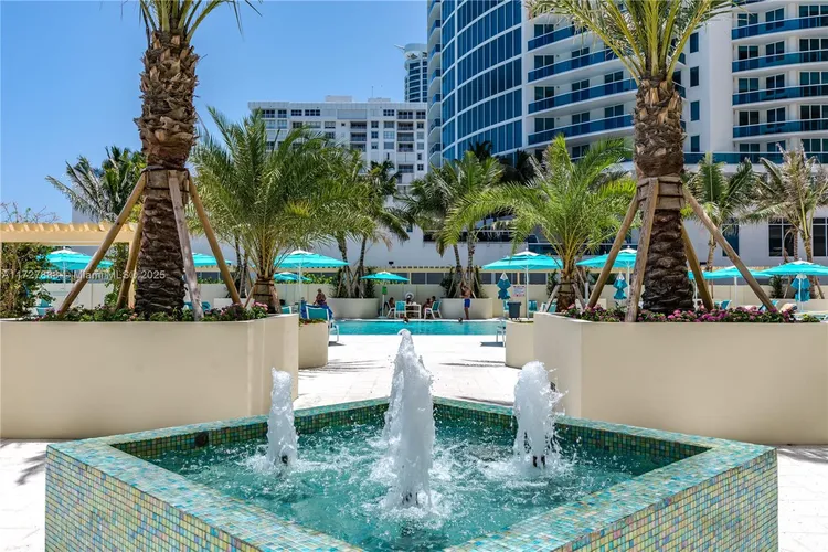 The Wave Condominium #923 image #32