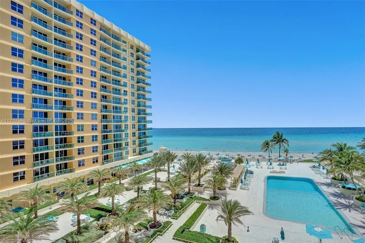 The Wave Condominium #923 image #39