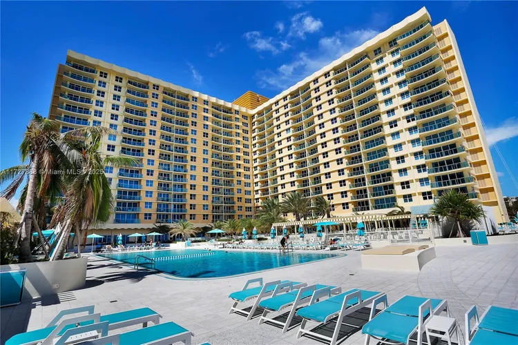 The Wave Condominium #923 image #41