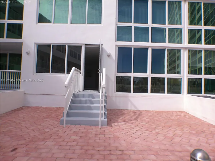 Carriage House #130 image #29