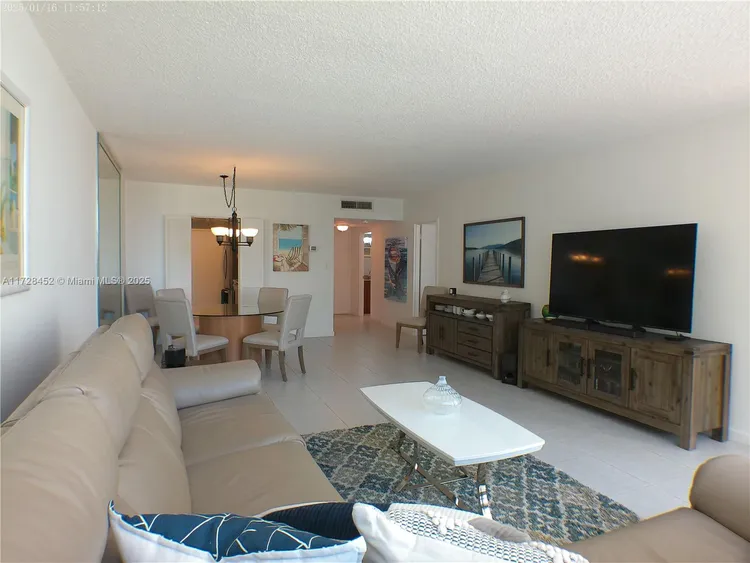 Carriage House #130 image #9