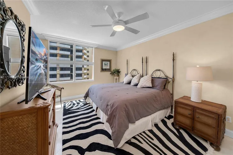 1500 Ocean Drive #702 image #32