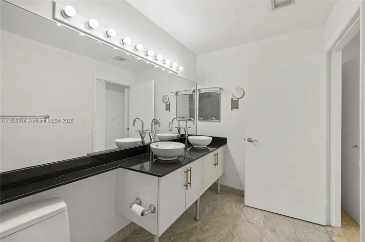 Brickell on the River North #4014 image #15