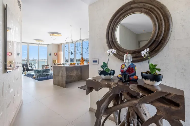 Paramount Bay #1110 image #15