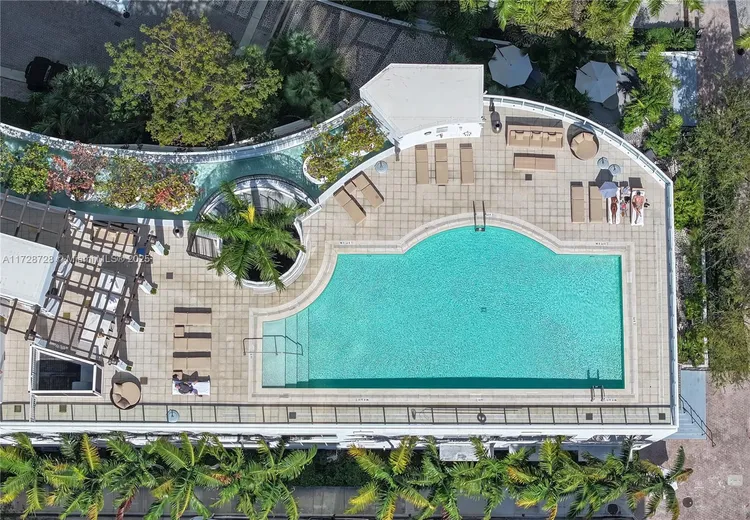 Paramount Bay #1110 image #29