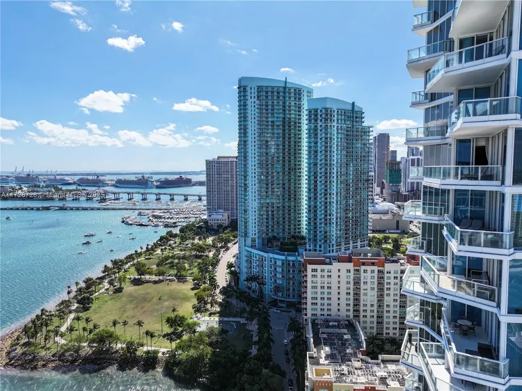 Paramount Bay #1110 image #33