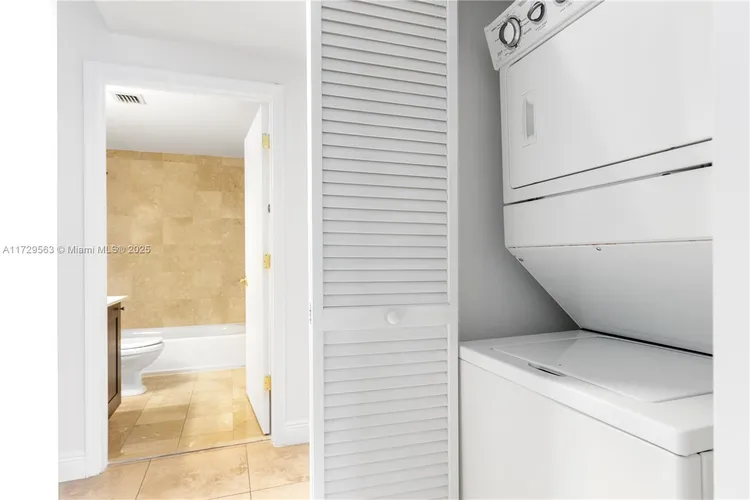 One Village Place #513 image #31