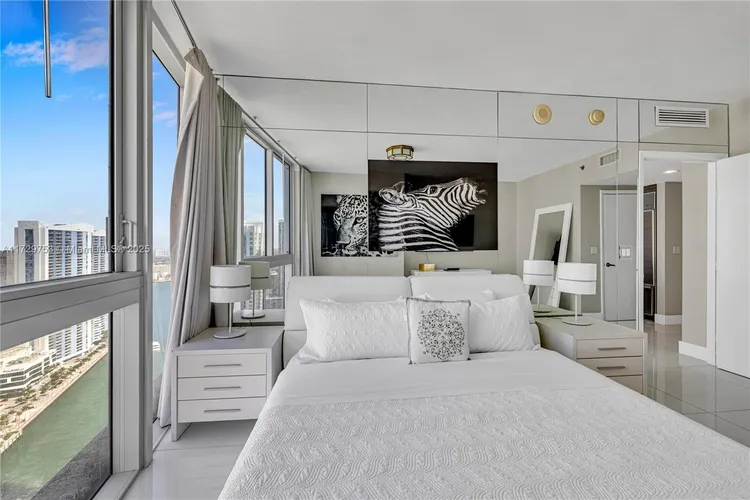 Icon Brickell III (W Miami) #3702 image #11