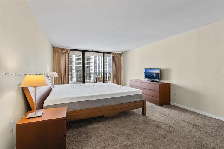 The Venetia #14G image #10