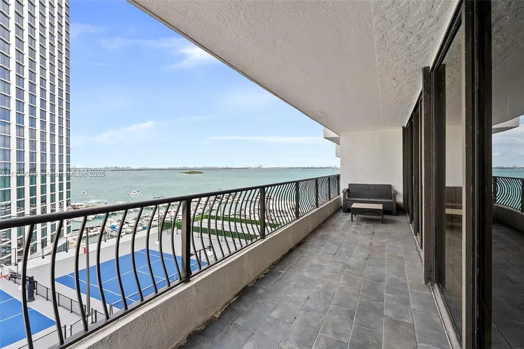 The Venetia #14G image #13