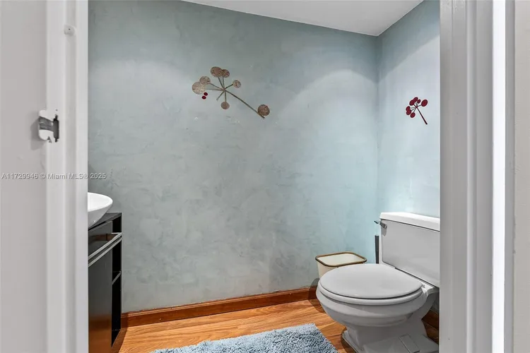 The Venetia #14G image #6