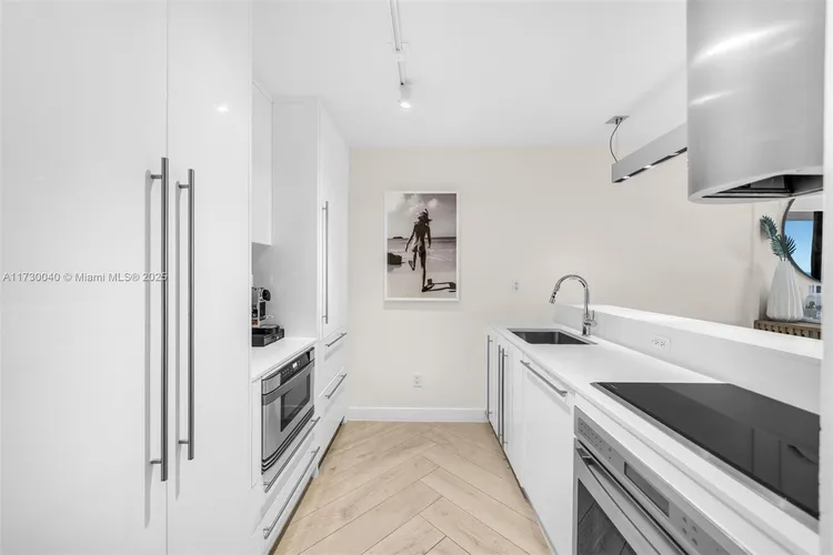 W South Beach #1128 image #10