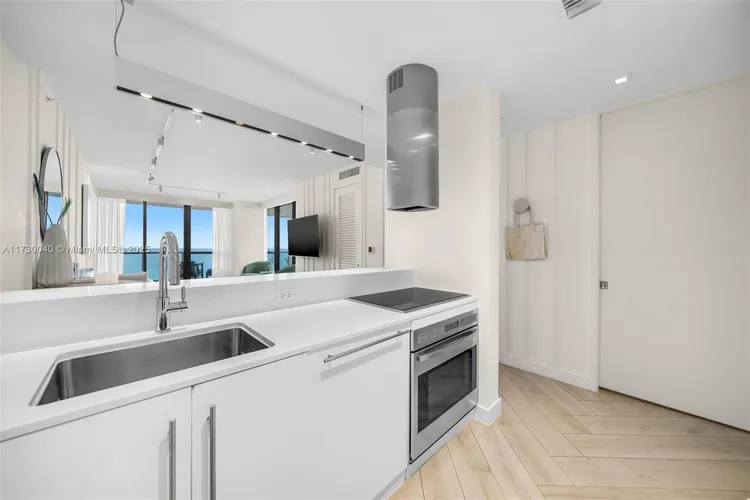 W South Beach #1128 image #11